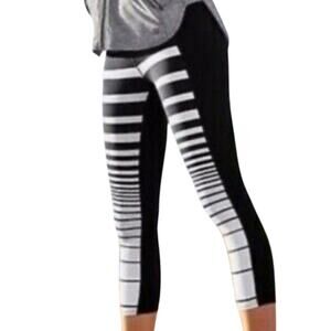 Athleta Sonar Capri Leggings Black Front White Striped Women's Size XXS